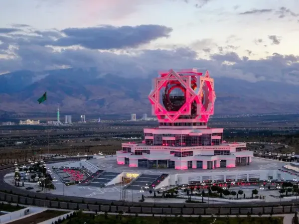 Ashgabat Stopover Tour: Main Highlights in 1 Day and Airport Transfer