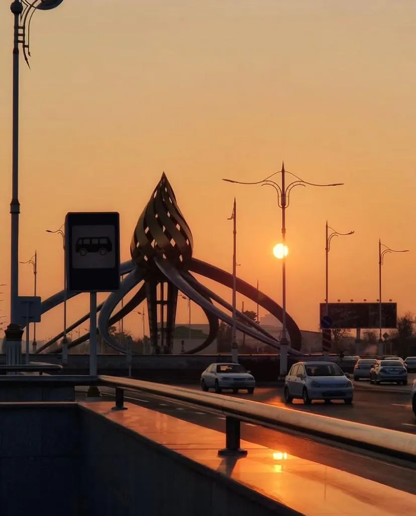 4-Day Grand Tour of Turkmenistan: Ashgabat, Darvaza & UNESCO Sites