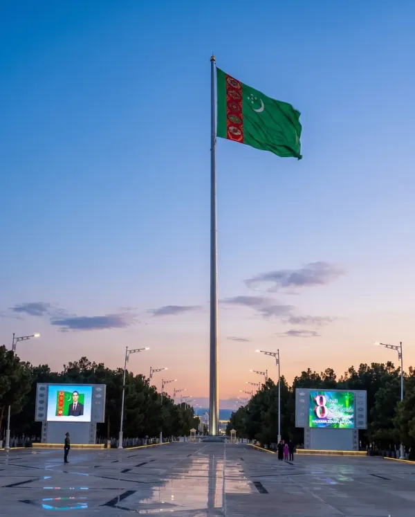 Turkmenistan Tour from Bukhara (5 Days): Turkmenabat, Merv, Ashgabat, and Darvaza